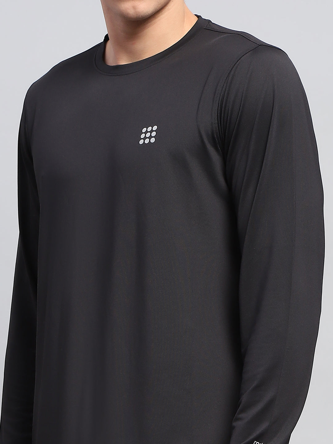 Men Black Solid Round Neck Full Sleeve Winter T-Shirt