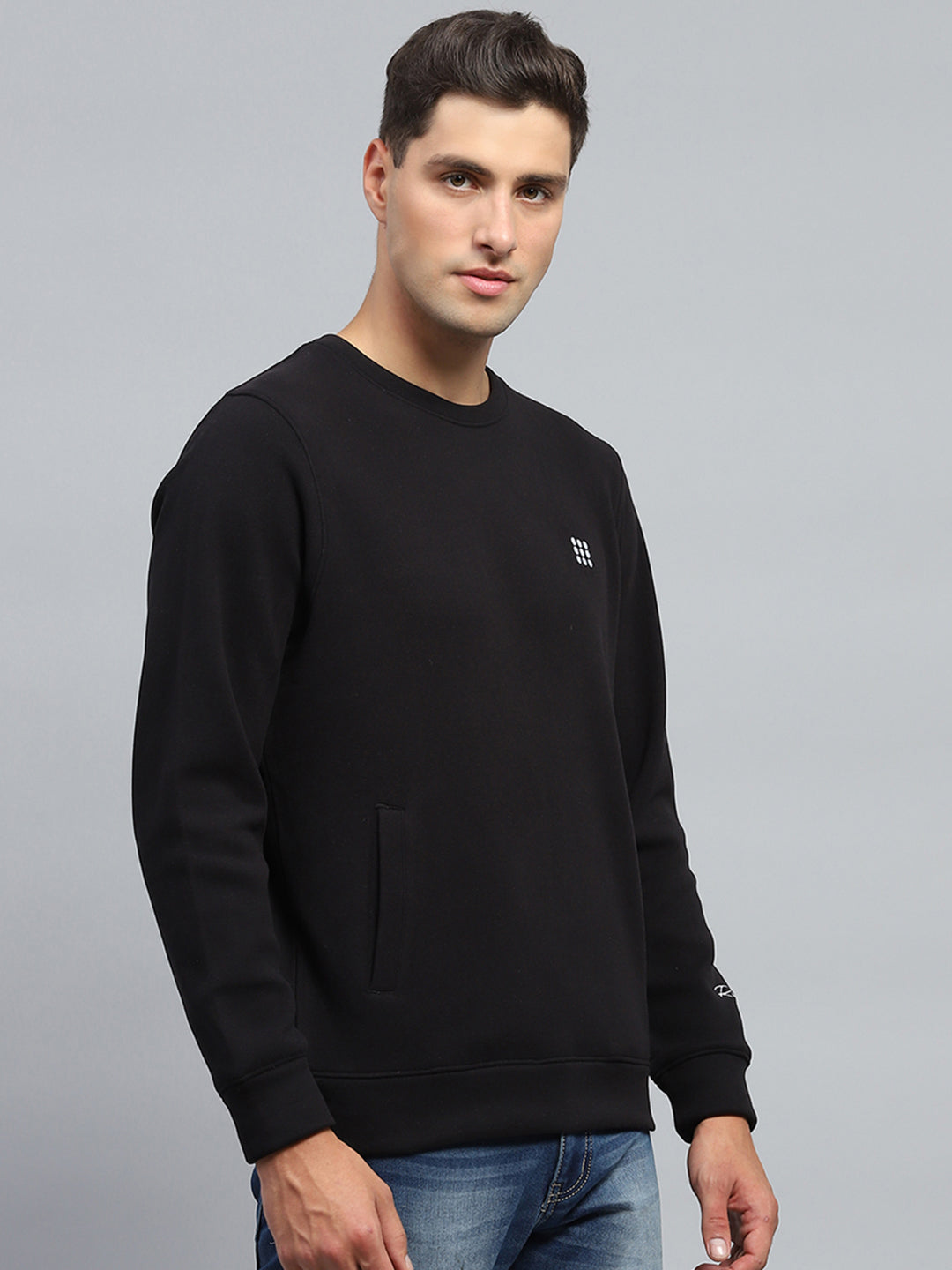 Men Black Solid Round Neck Full Sleeve Sweatshirt