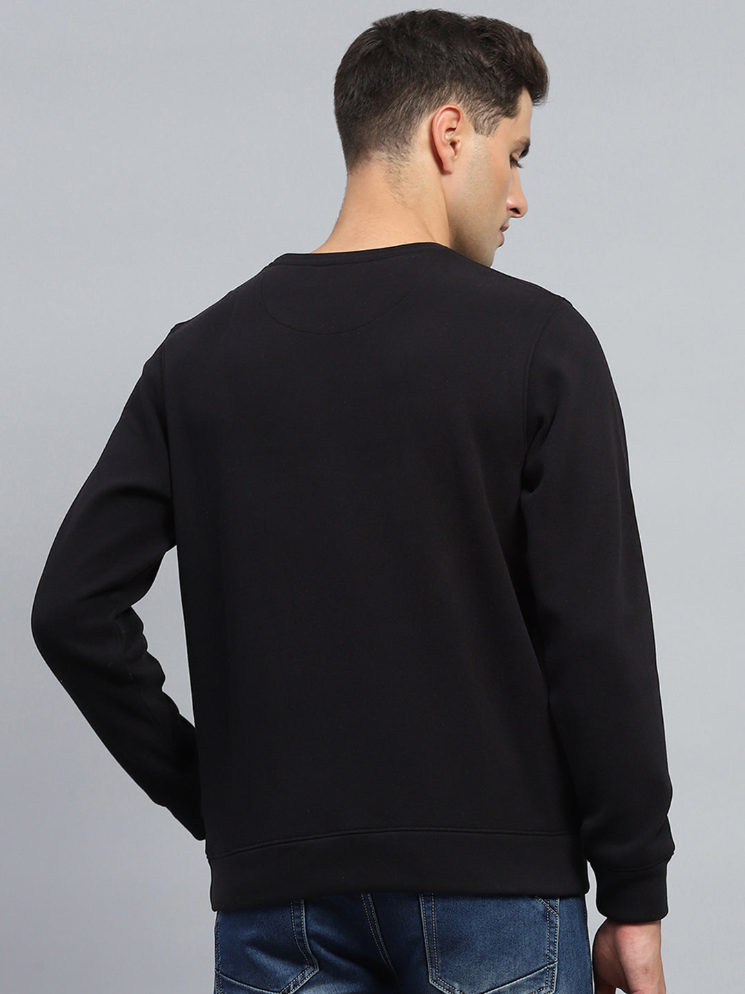 Men Black Solid Round Neck Full Sleeve Sweatshirt