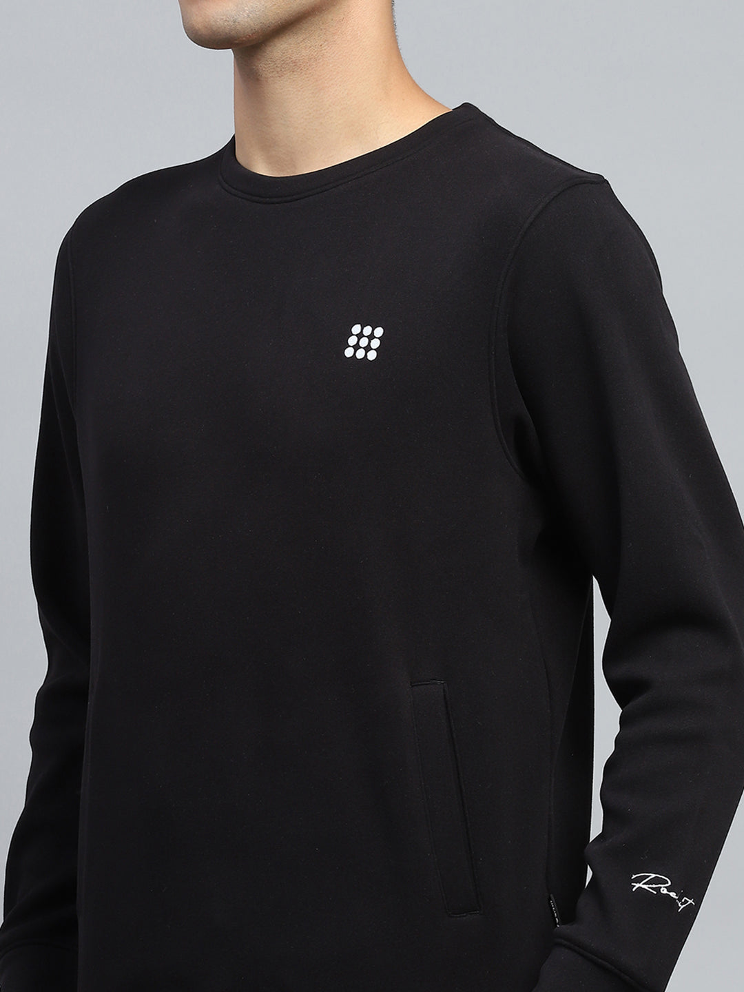 Men Black Solid Round Neck Full Sleeve Sweatshirt