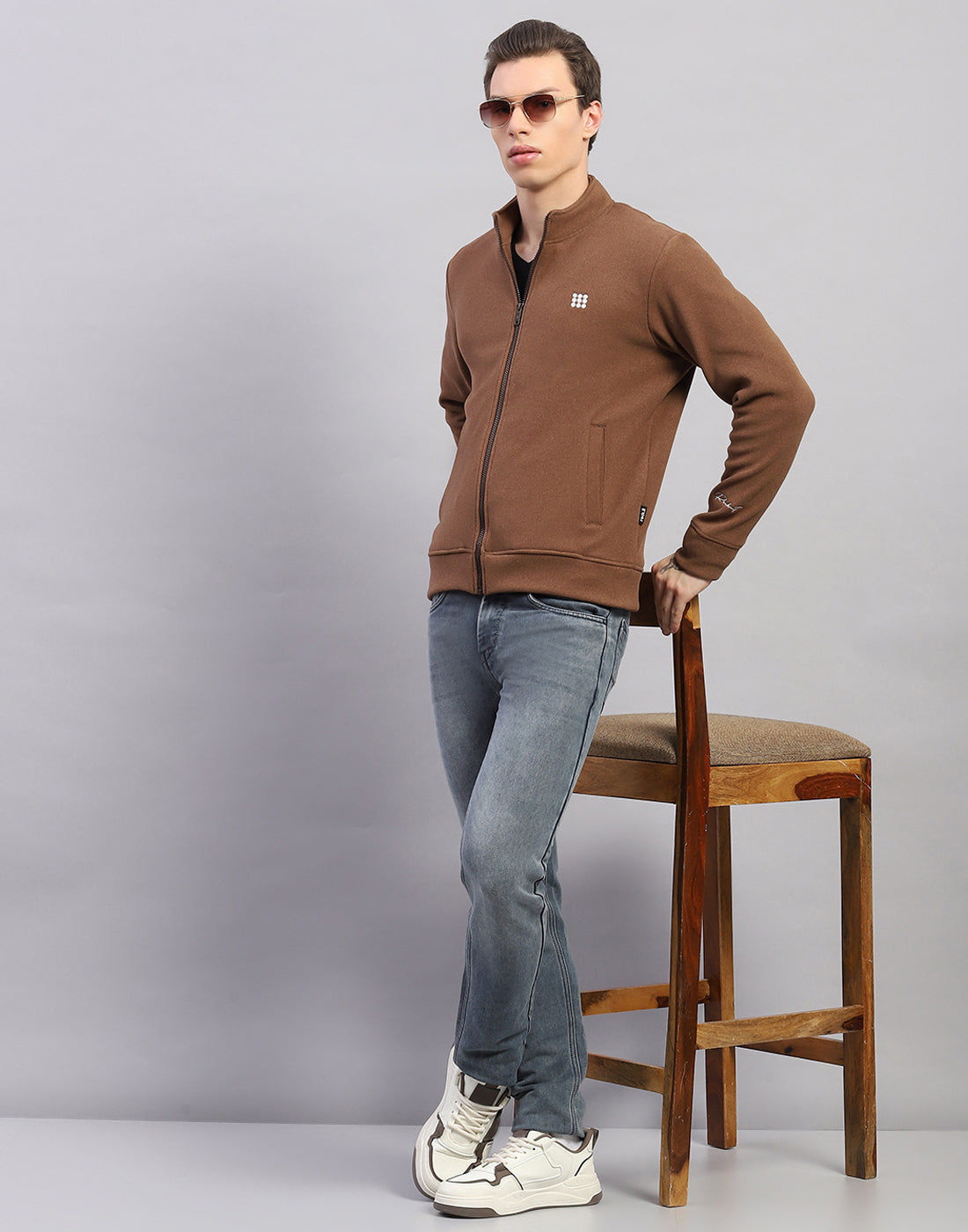 Men Brown Solid Round Neck Full Sleeve Sweatshirt