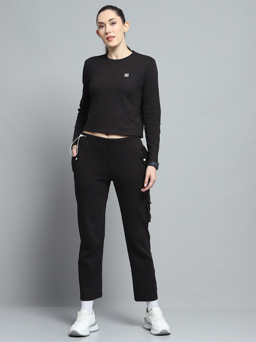 Women Black Solid Round Neck Full Sleeve Tracksuit