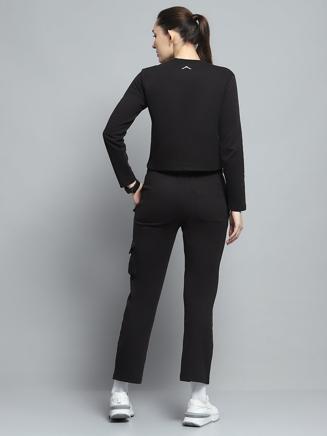 Women Black Solid Round Neck Full Sleeve Tracksuit