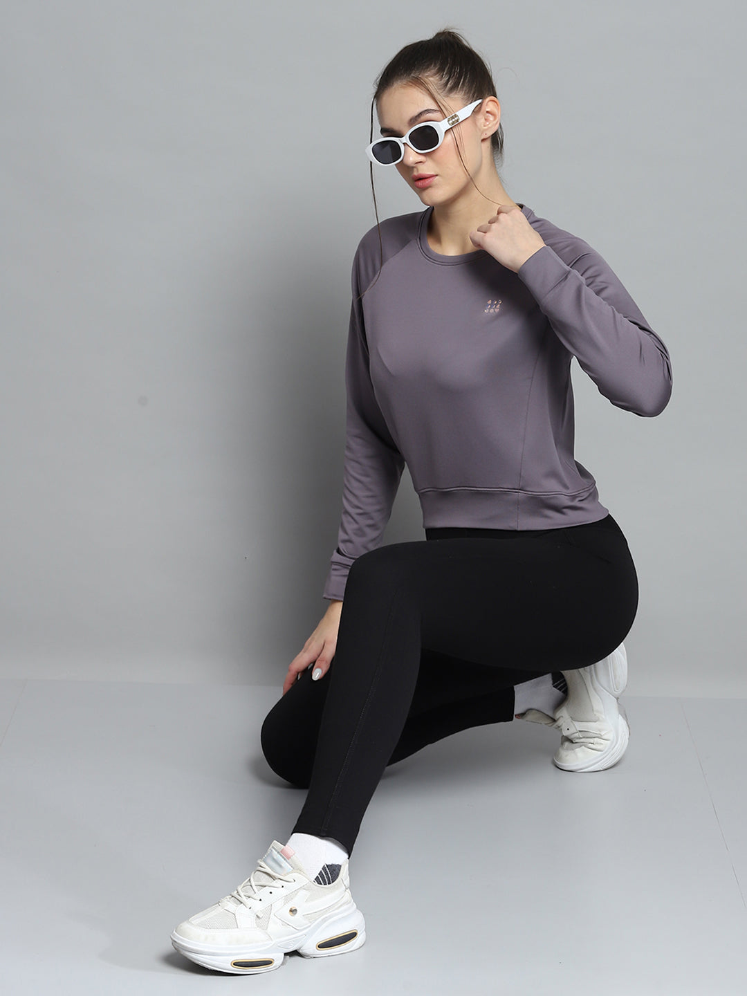 Women Grey Solid Round Neck Full Sleeve Sweatshirt