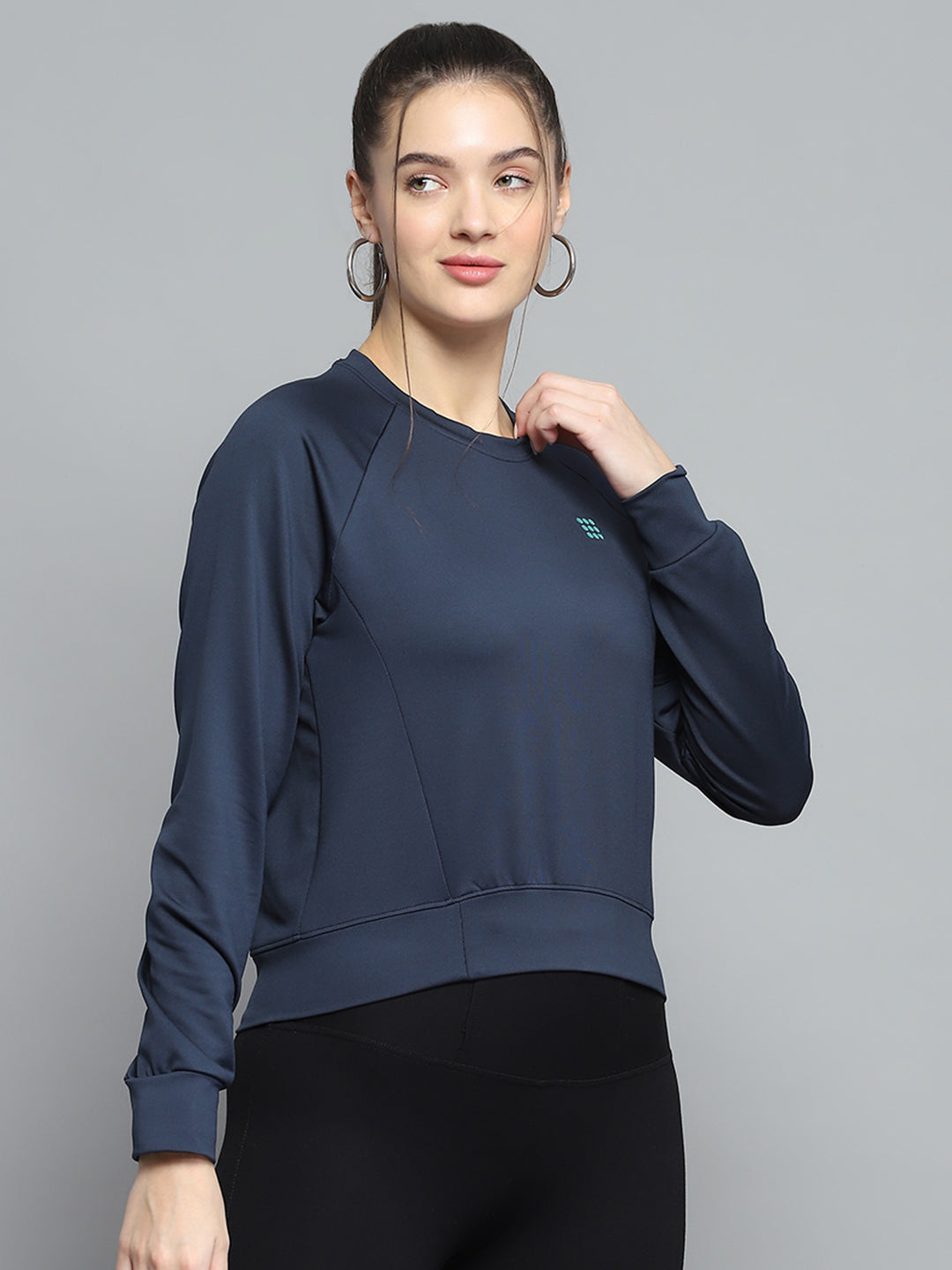 Women Navy Blue Solid Round Neck Full Sleeve Sweatshirt