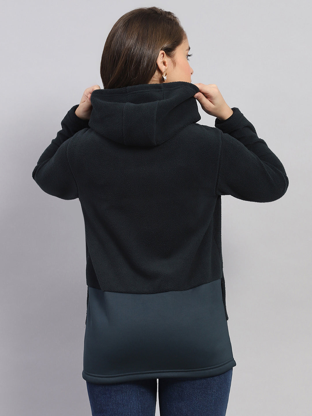 Women Green Solid Hooded Full Sleeve Sweatshirt