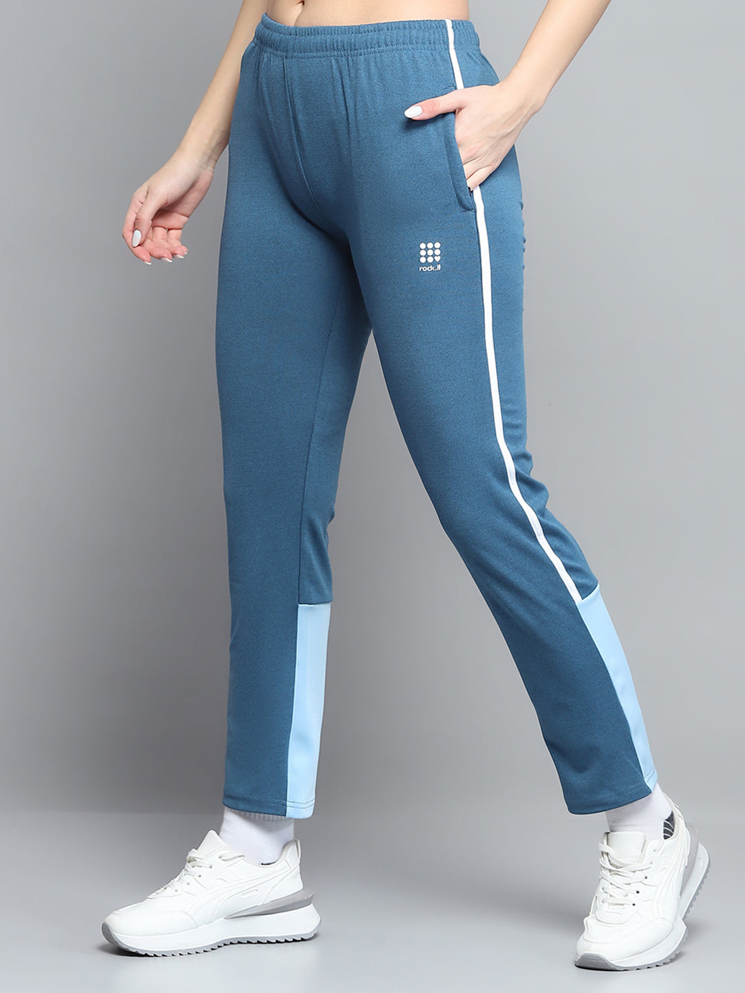 Women Blue Solid Hooded Full Sleeve Tracksuit