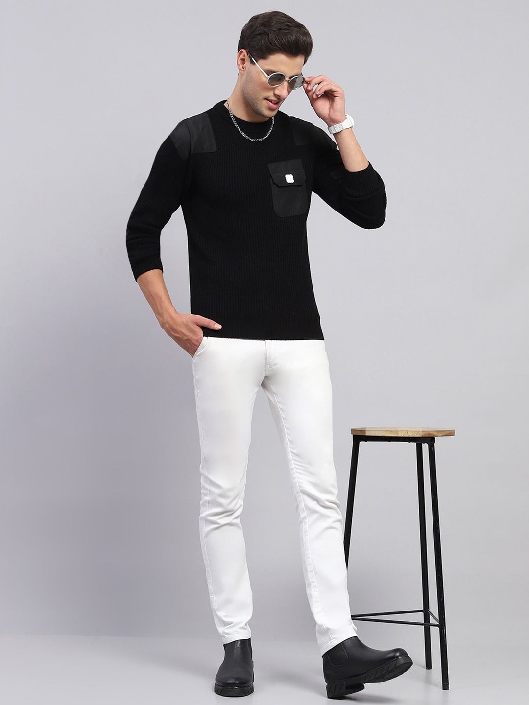 Men Black Solid Round Neck Full Sleeve Pullover