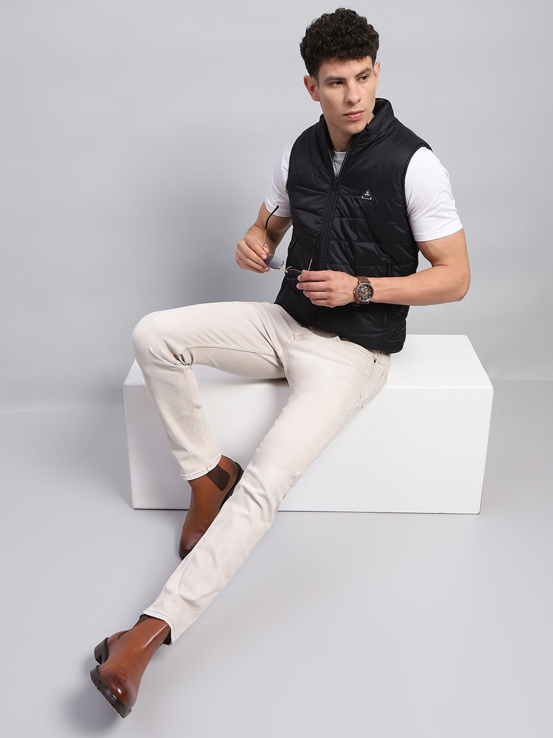 Men Black Solid Mock Neck Sleeveless Jacket