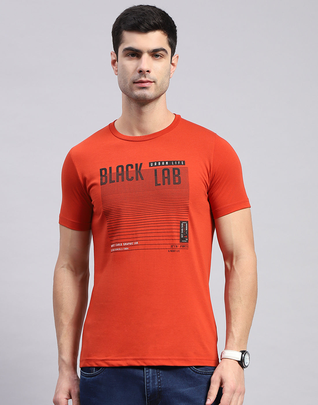 Men Navy Blue & Rust Solid Round Neck Half Sleeve T-Shirt