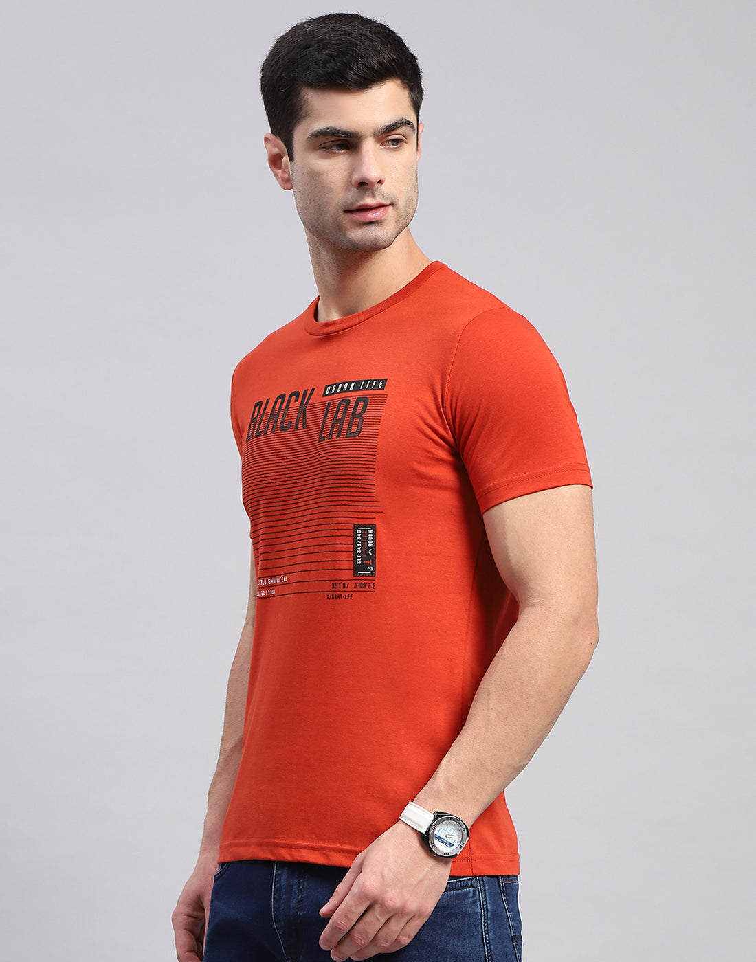 Men Navy Blue & Rust Solid Round Neck Half Sleeve T-Shirt