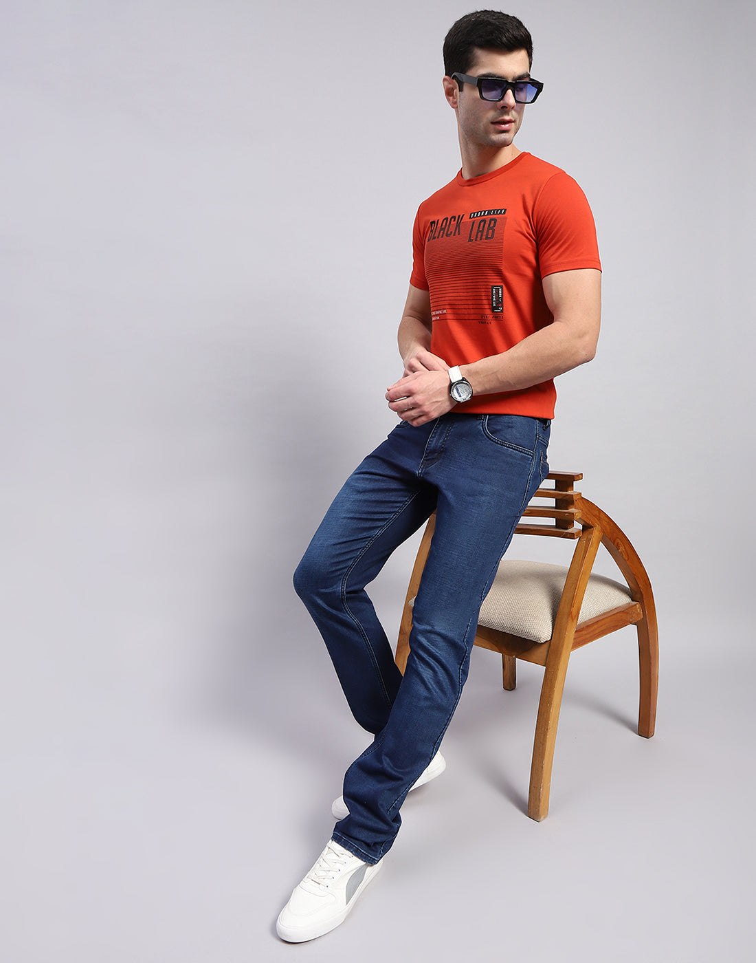 Men Navy Blue & Rust Solid Round Neck Half Sleeve T-Shirt