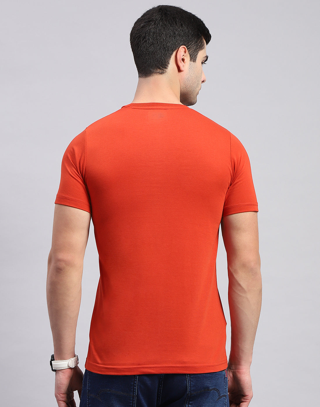 Men Navy Blue & Rust Solid Round Neck Half Sleeve T-Shirt