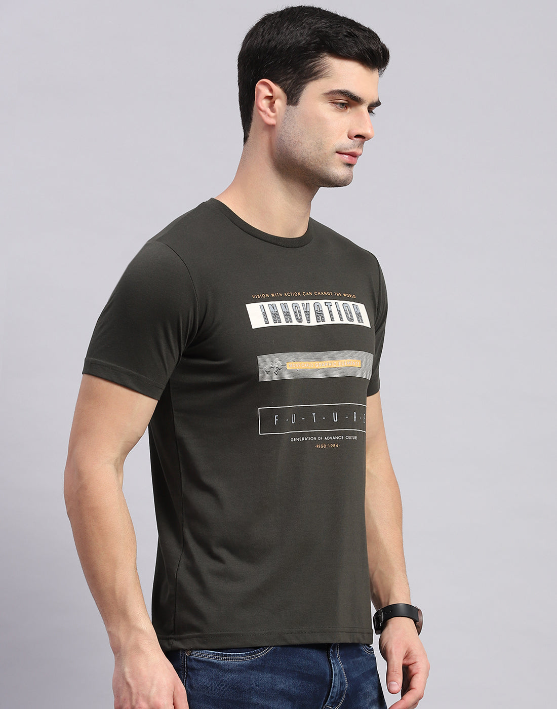 Men Olive & Yellow Solid Round Neck Half Sleeve T-Shirt