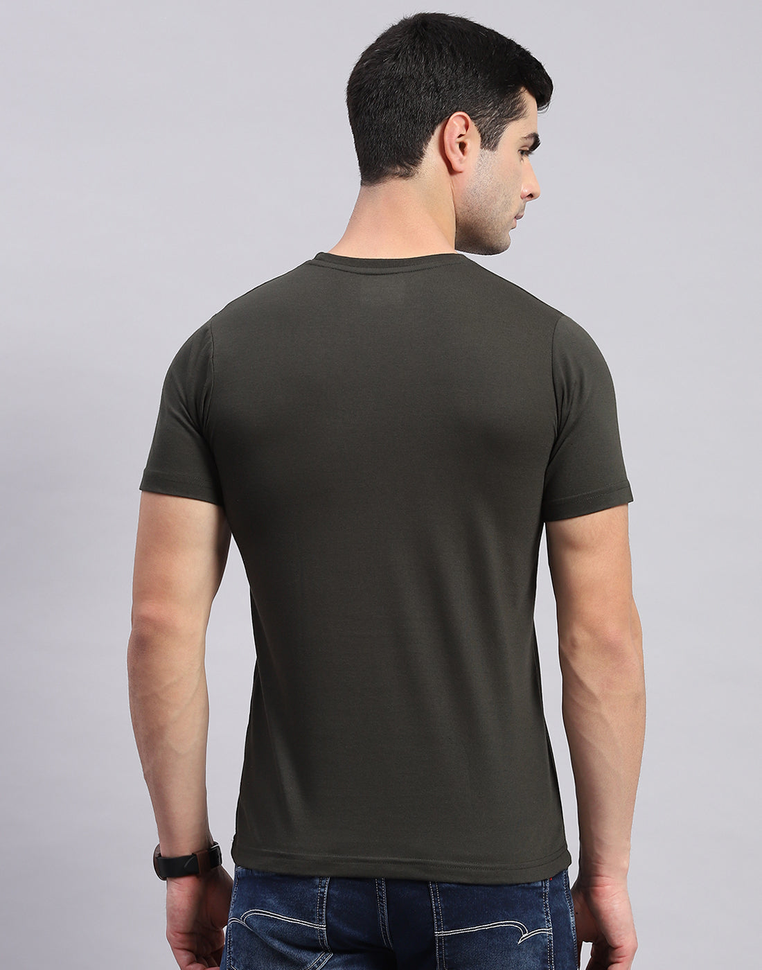 Men Olive & Yellow Solid Round Neck Half Sleeve T-Shirt