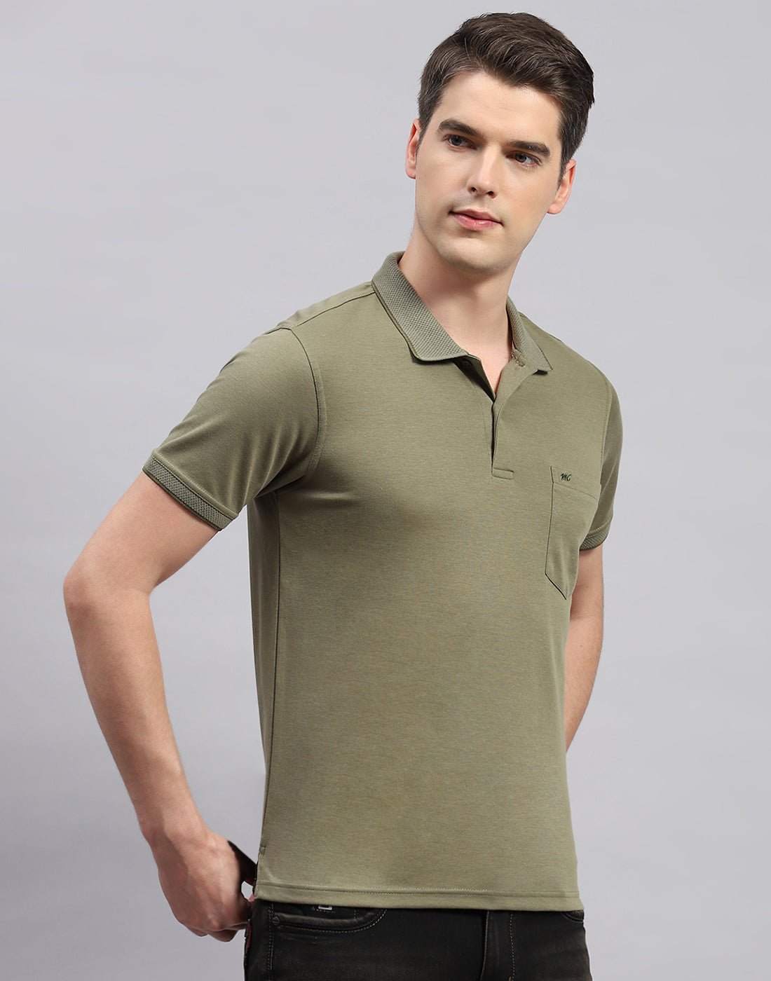 Men Olive Solid Collar Neck Half Sleeve T-Shirt