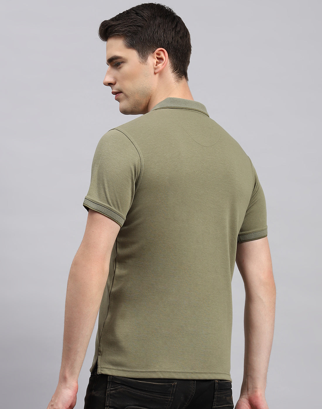 Men Olive Solid Collar Neck Half Sleeve T-Shirt