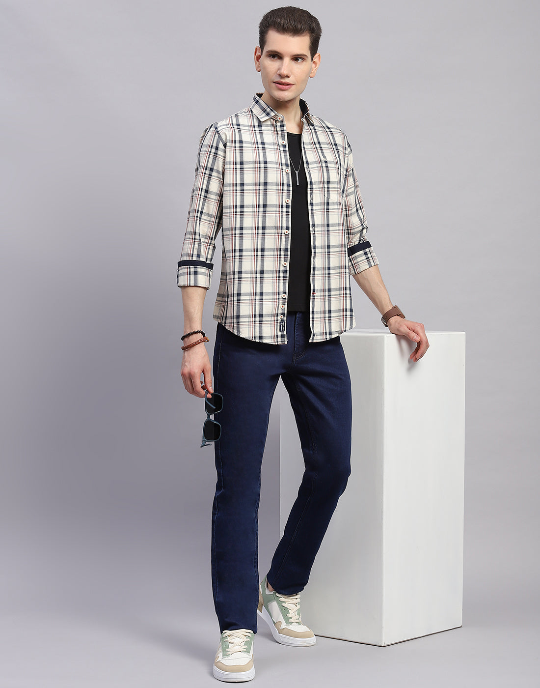 Men Off White Check Collar Full Sleeve Shirt