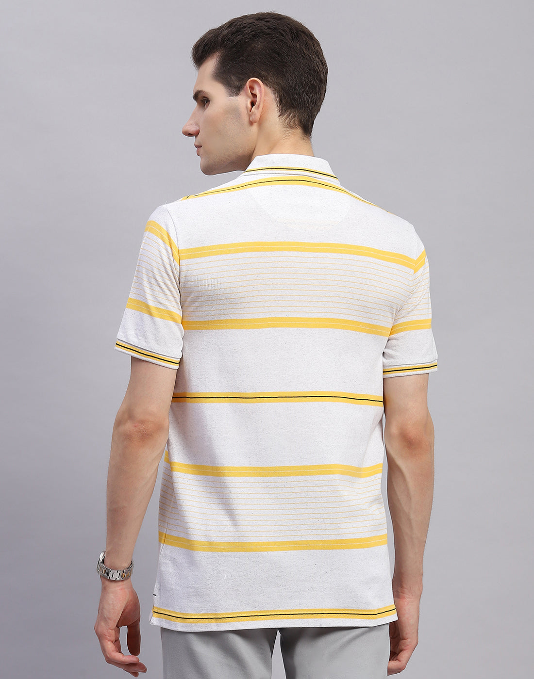 Men Yellow Stripe Collar Half Sleeve T-Shirt