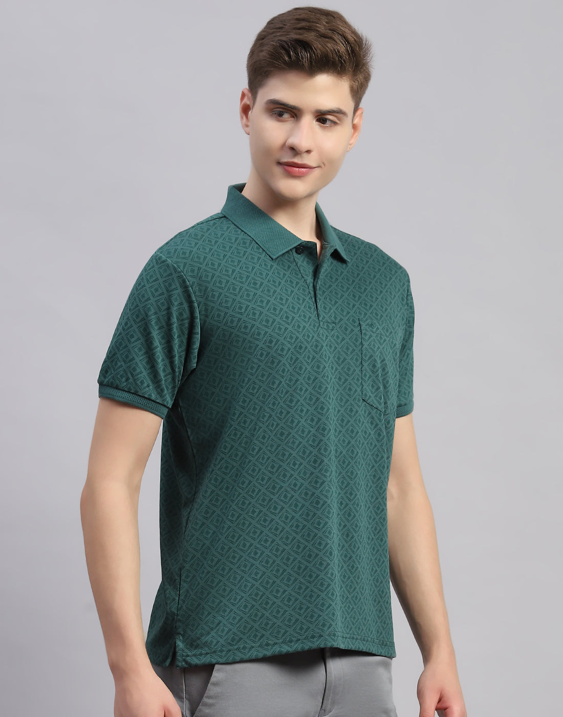 Men Green Solid Polo Collar Half Sleeve T-Shirt