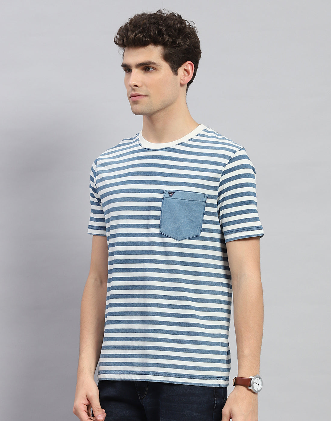 Men Blue Stripe Round Neck Half Sleeve T-Shirt