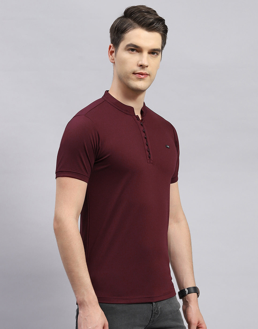 Men Maroon Solid Band Collar Half Sleeve T-Shirt