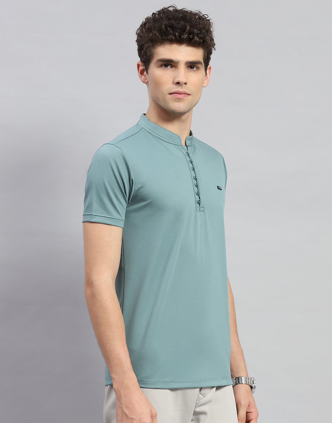 Men Green Solid  Mandarin Neck Half Sleeve T-Shirt