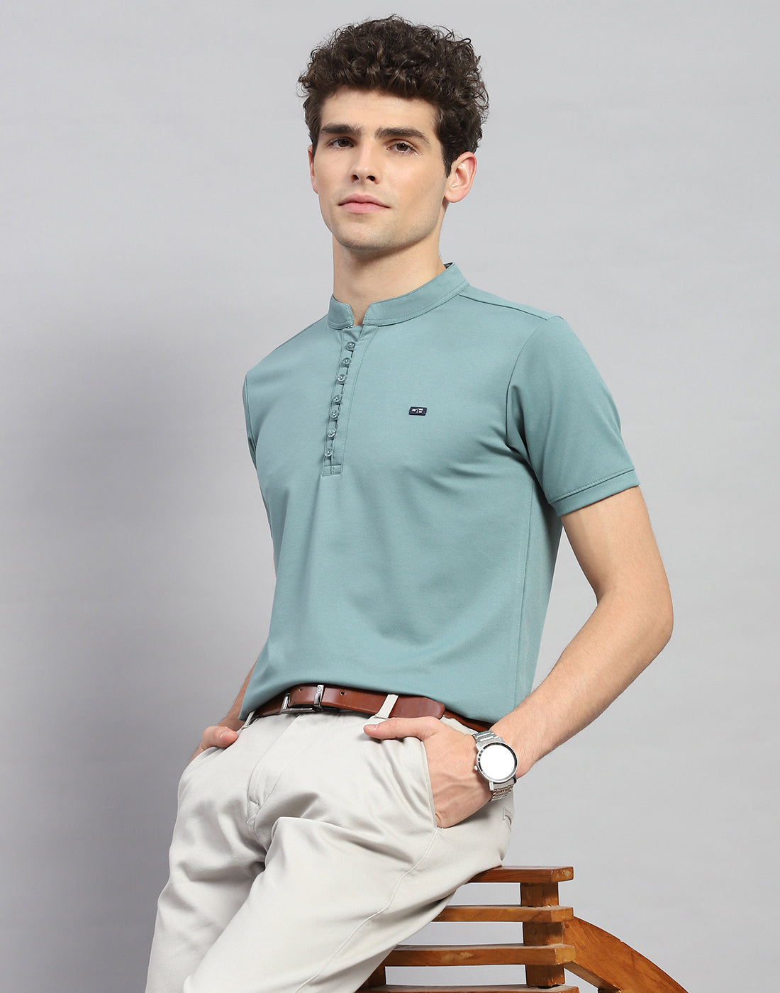 Men Green Solid  Mandarin Neck Half Sleeve T-Shirt