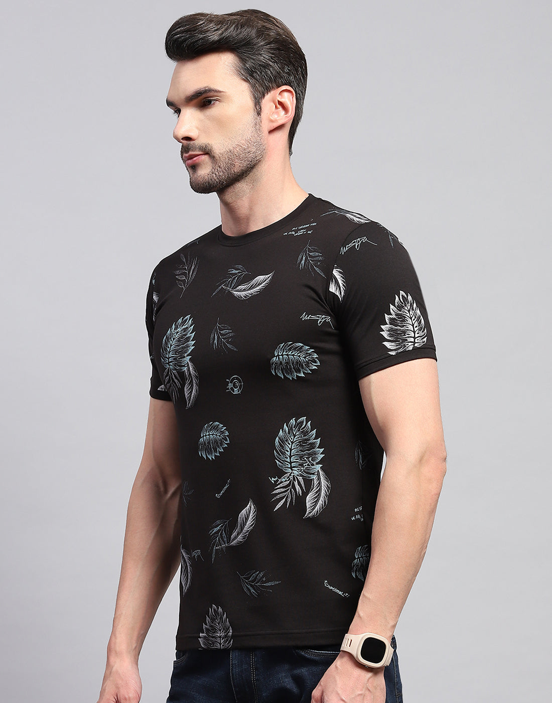 Men Black Floral Print Round Neck Half Sleeve T-Shirt