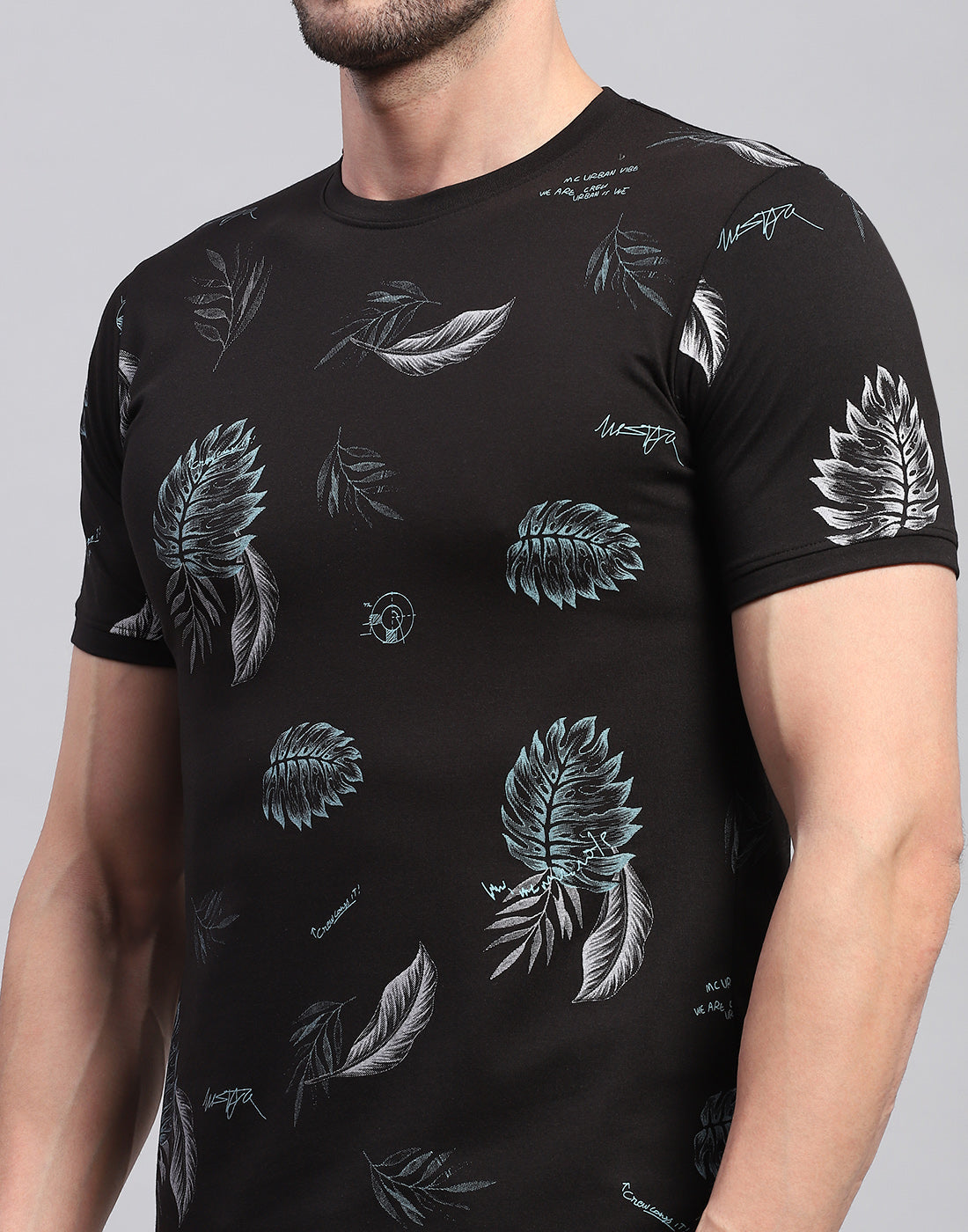 Men Black Floral Print Round Neck Half Sleeve T-Shirt