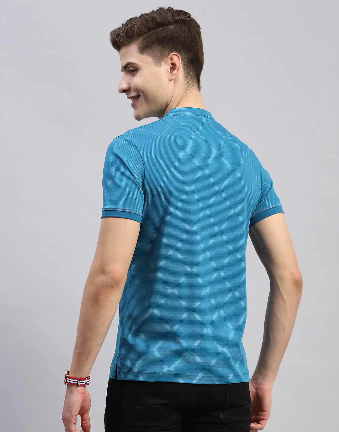 Men Blue Printed Mandarin Neck Half Sleeve T-Shirt