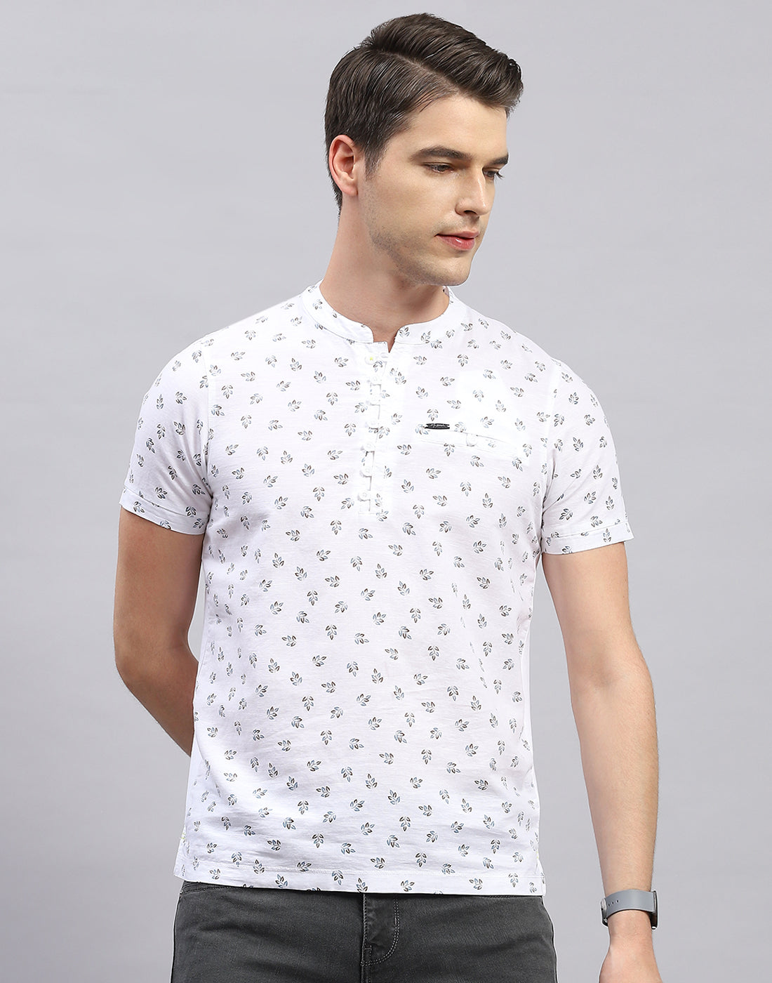 Men White Printed Band Collar Half Sleeve Kurta