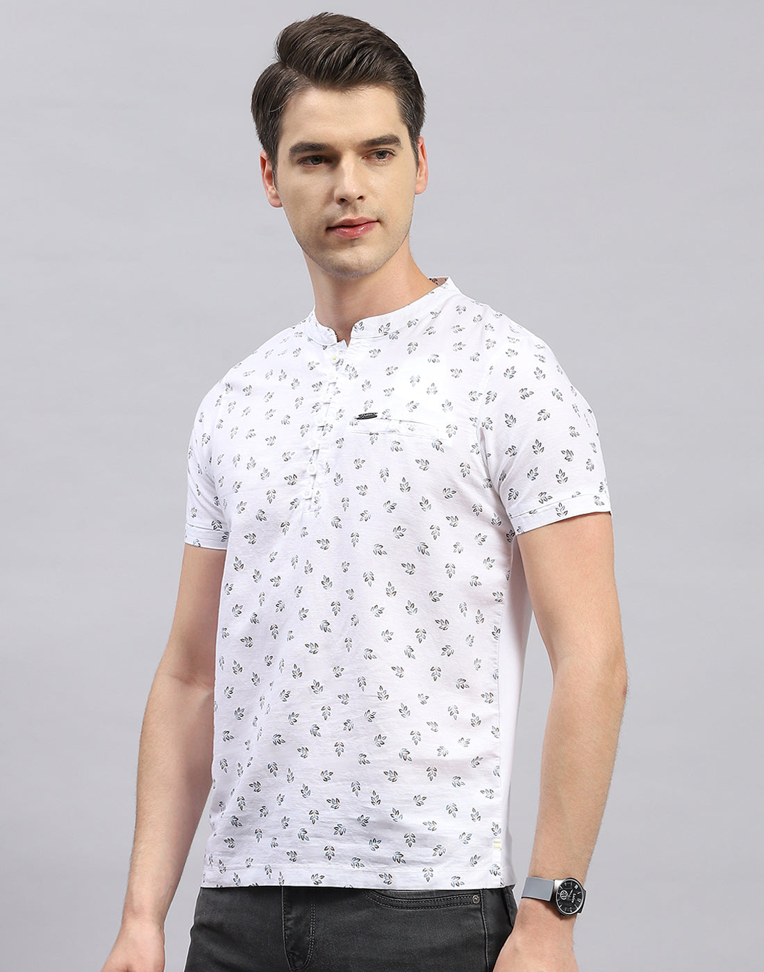 Men White Printed Band Collar Half Sleeve Kurta