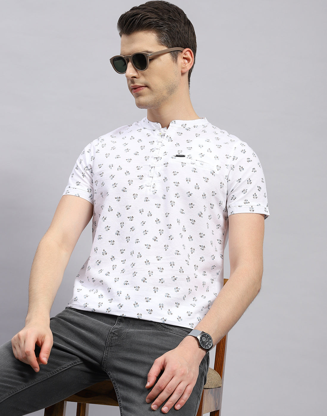 Men White Printed Band Collar Half Sleeve Kurta