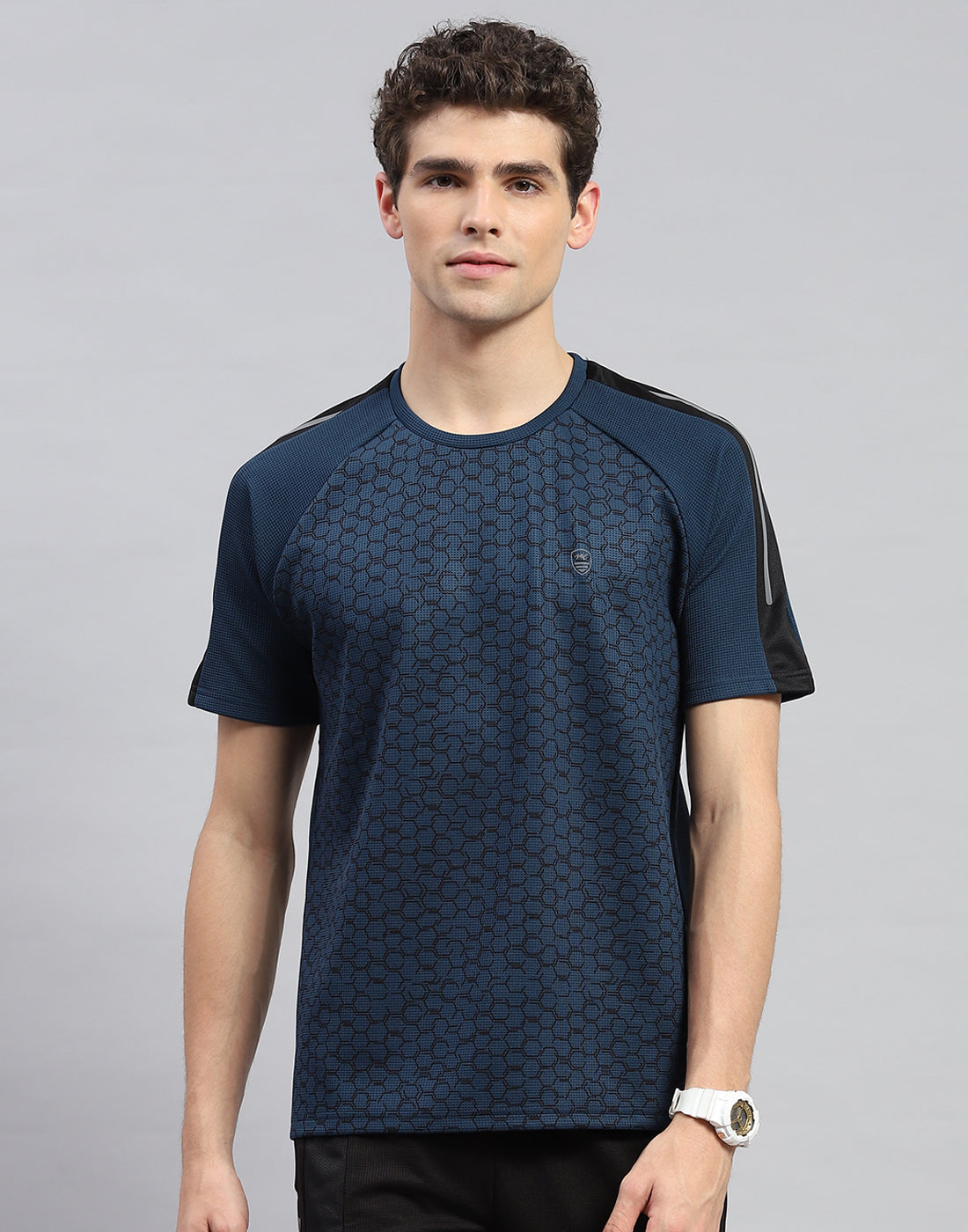 Men Navy Blue Solid Round Neck Half Sleeve T-Shirt