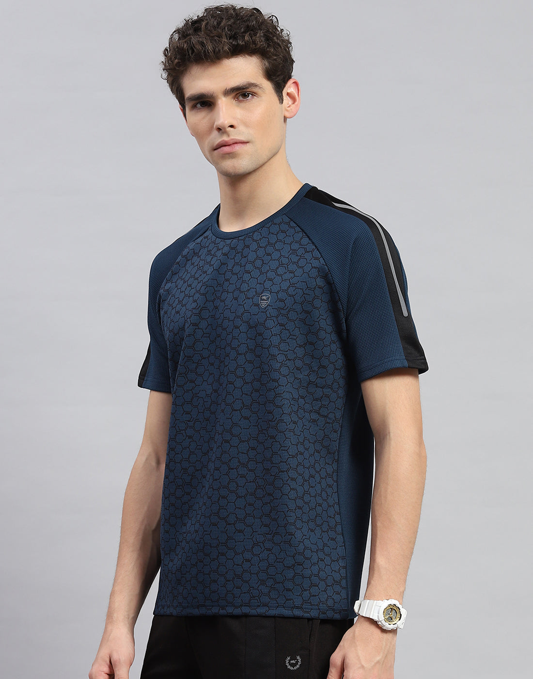 Men Navy Blue Solid Round Neck Half Sleeve T-Shirt