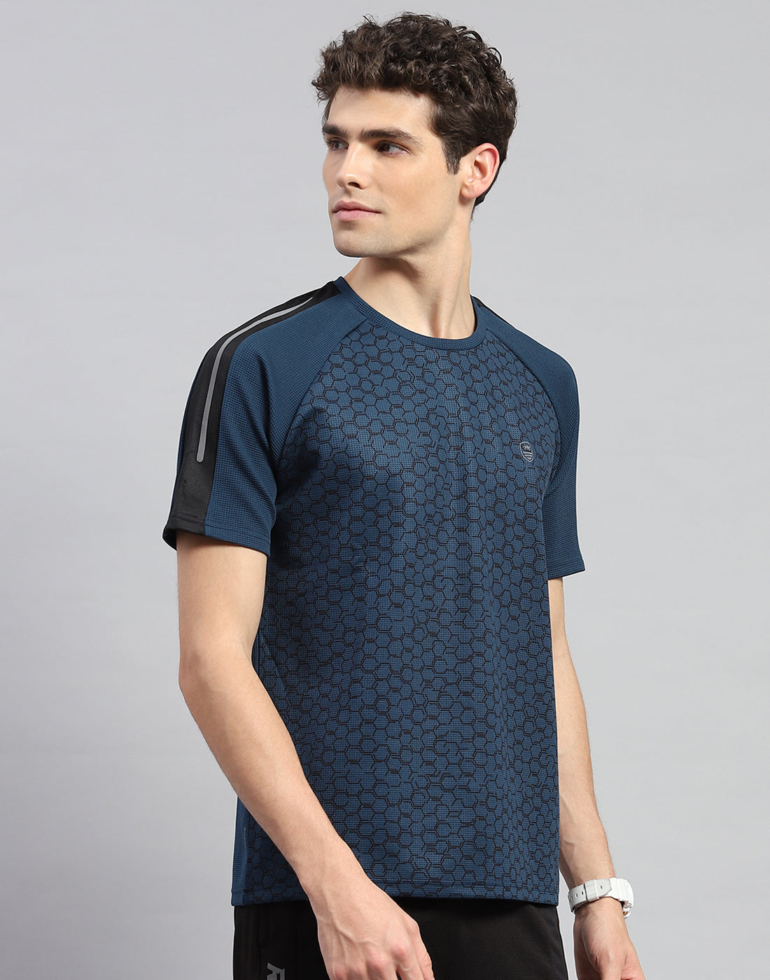 Men Navy Blue Solid Round Neck Half Sleeve T-Shirt