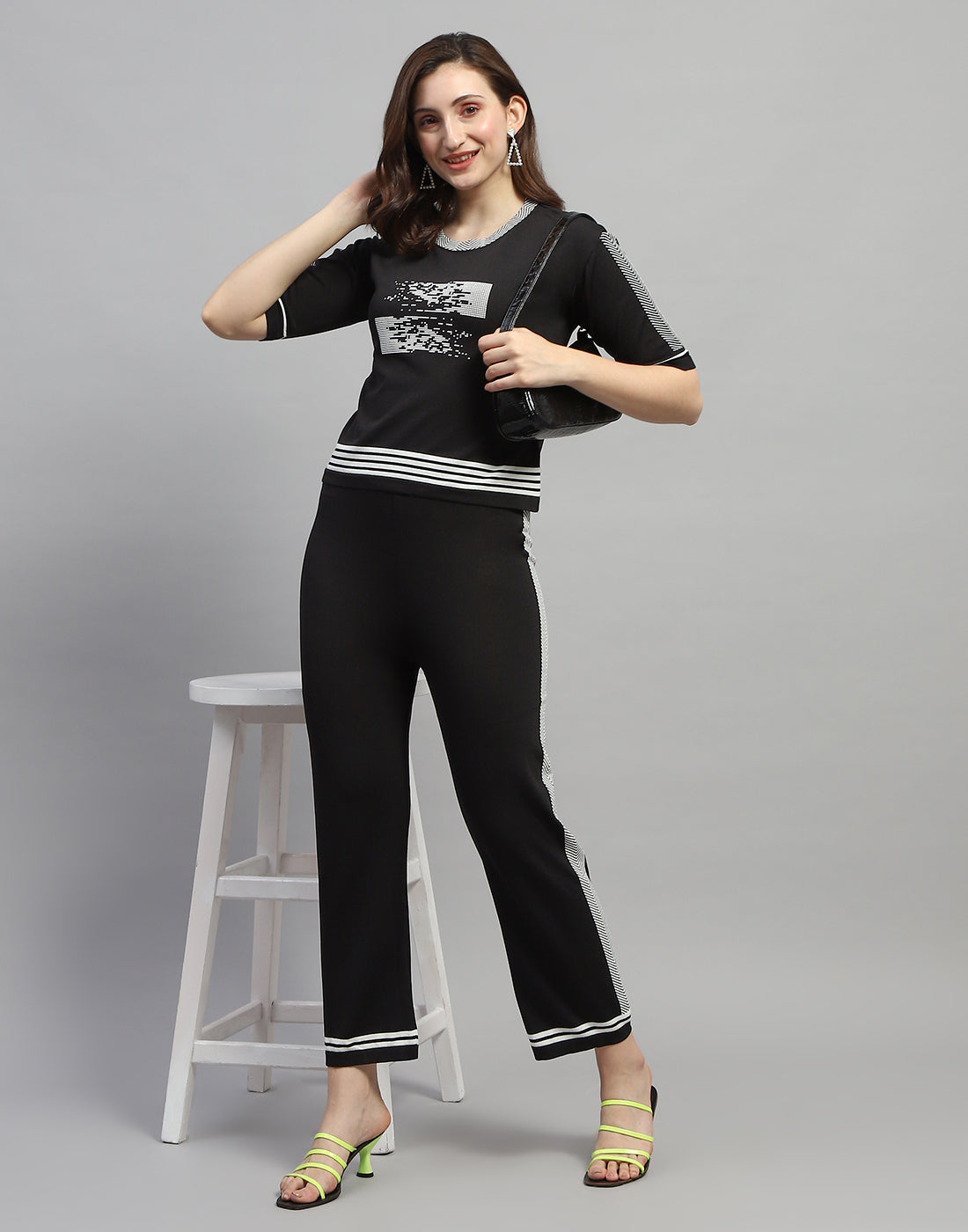 Women Black Self Design Round Neck Half Sleeve Cords Set