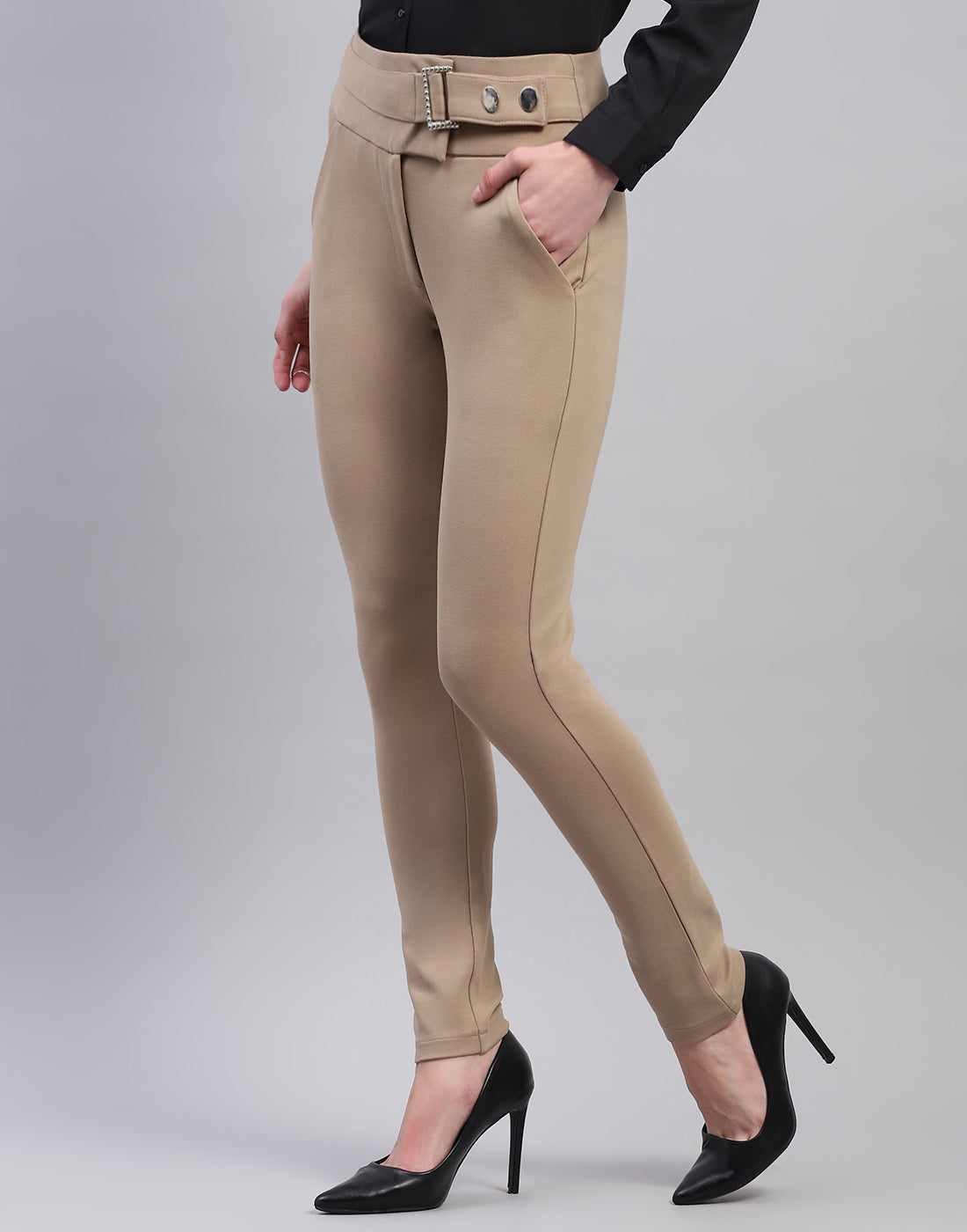 Women Beige Solid Regular Fit Jegging