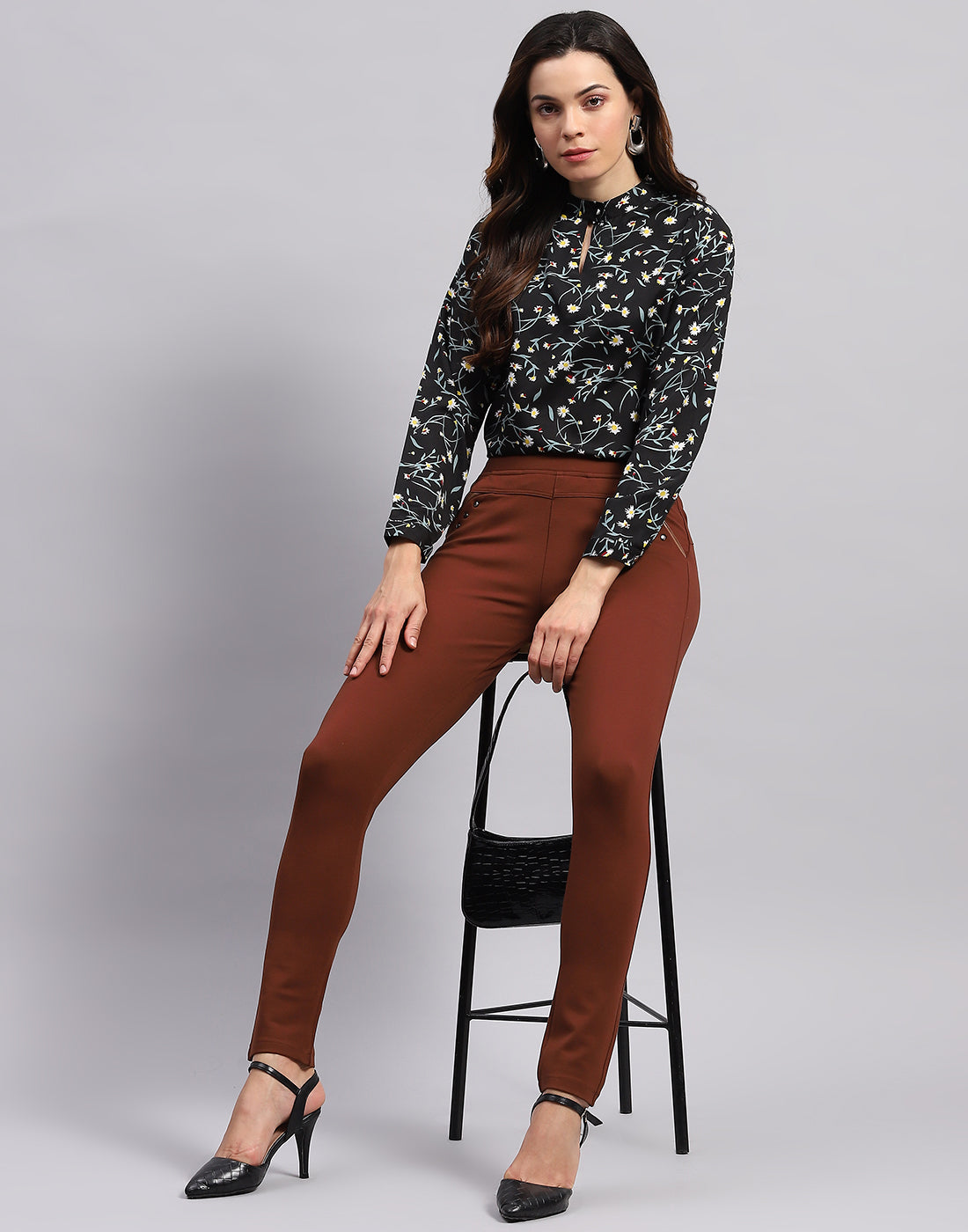 Women Brown Solid Regular Fit Jegging