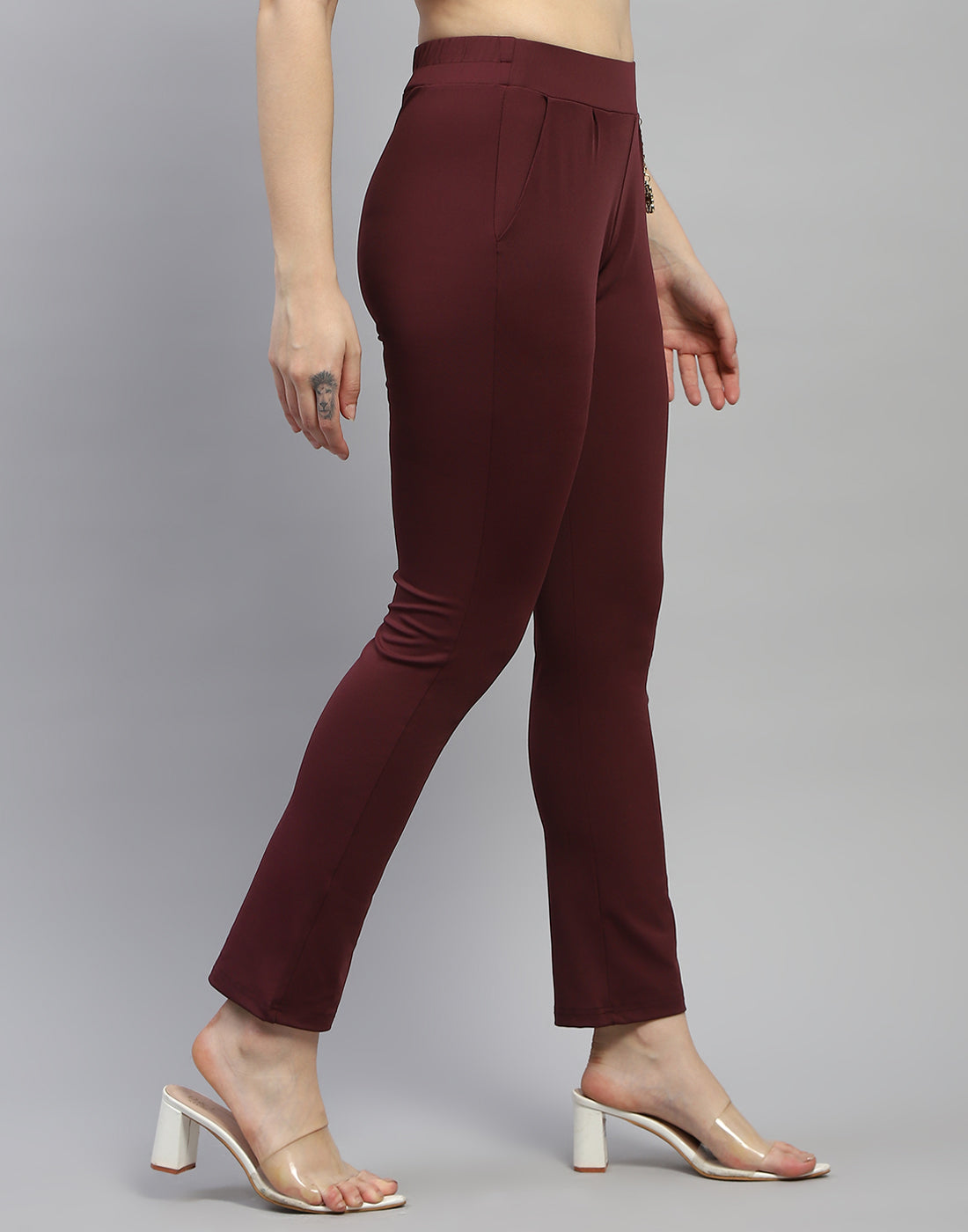 Women Maroon Solid Regular Fit Jegging