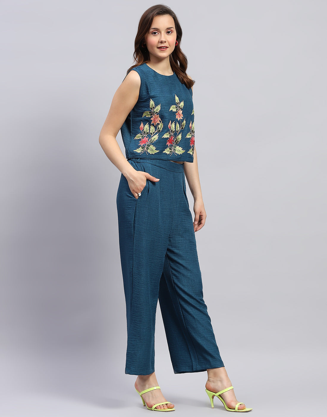 Women Teal Blue Floral Print Collar Neck Sleeveless Cords Set