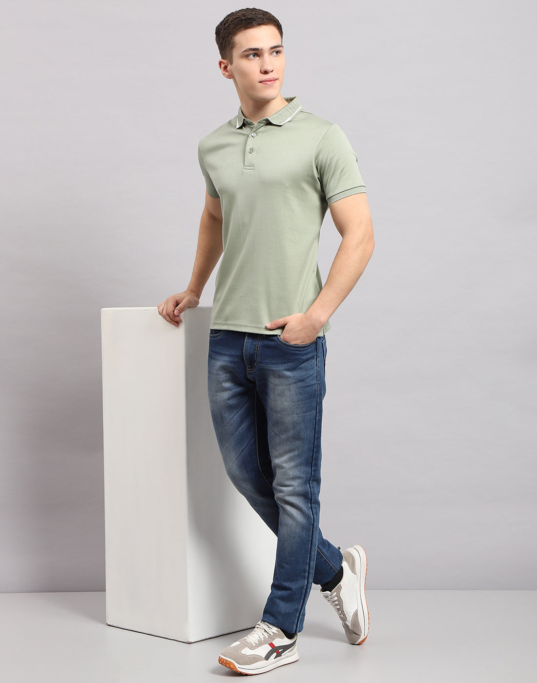 Men Olive Solid Polo Collar Half Sleeve T-Shirt