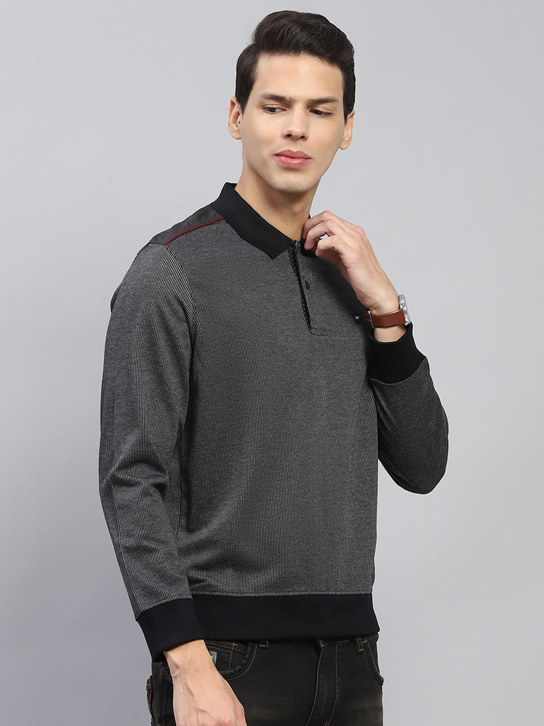 Men Black Solid Collar Full Sleeve Winter T-Shirt