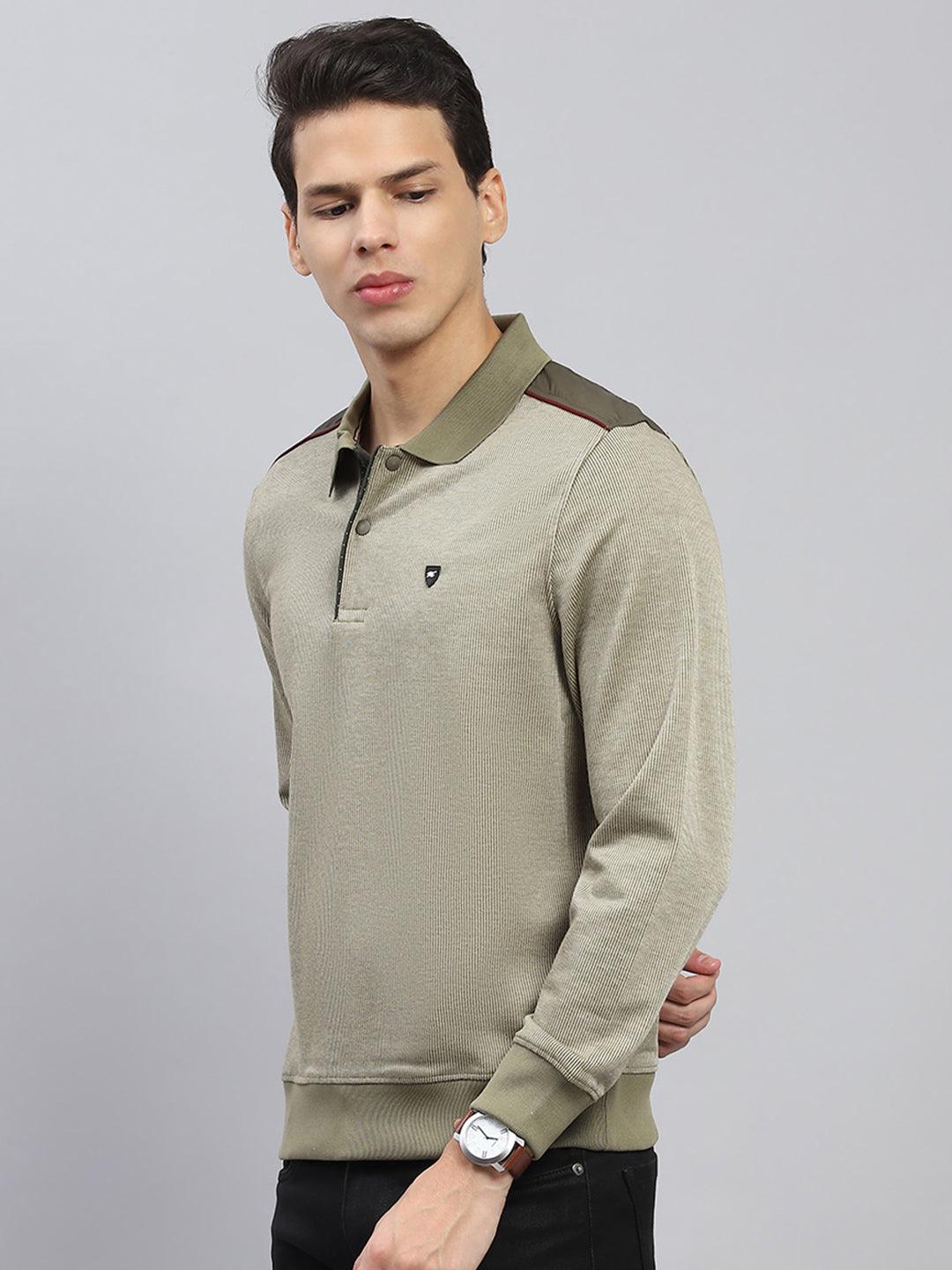 Men Olive Solid Collar Full Sleeve Winter T-Shirt