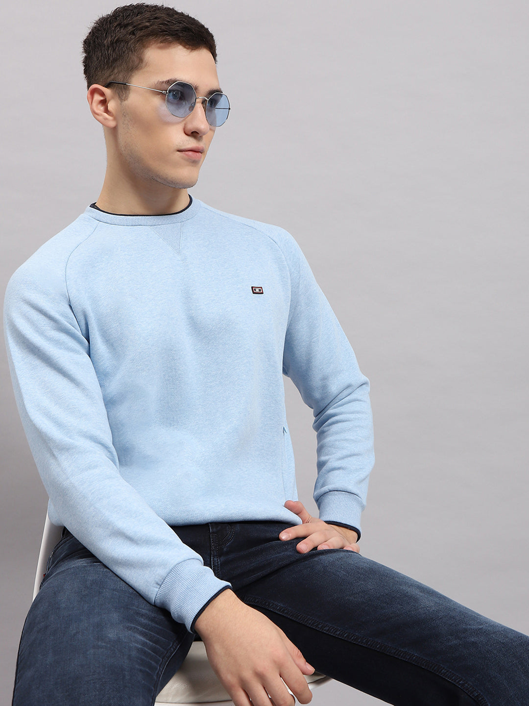 Men Blue Solid Round Neck Full Sleeve Sweatshirt