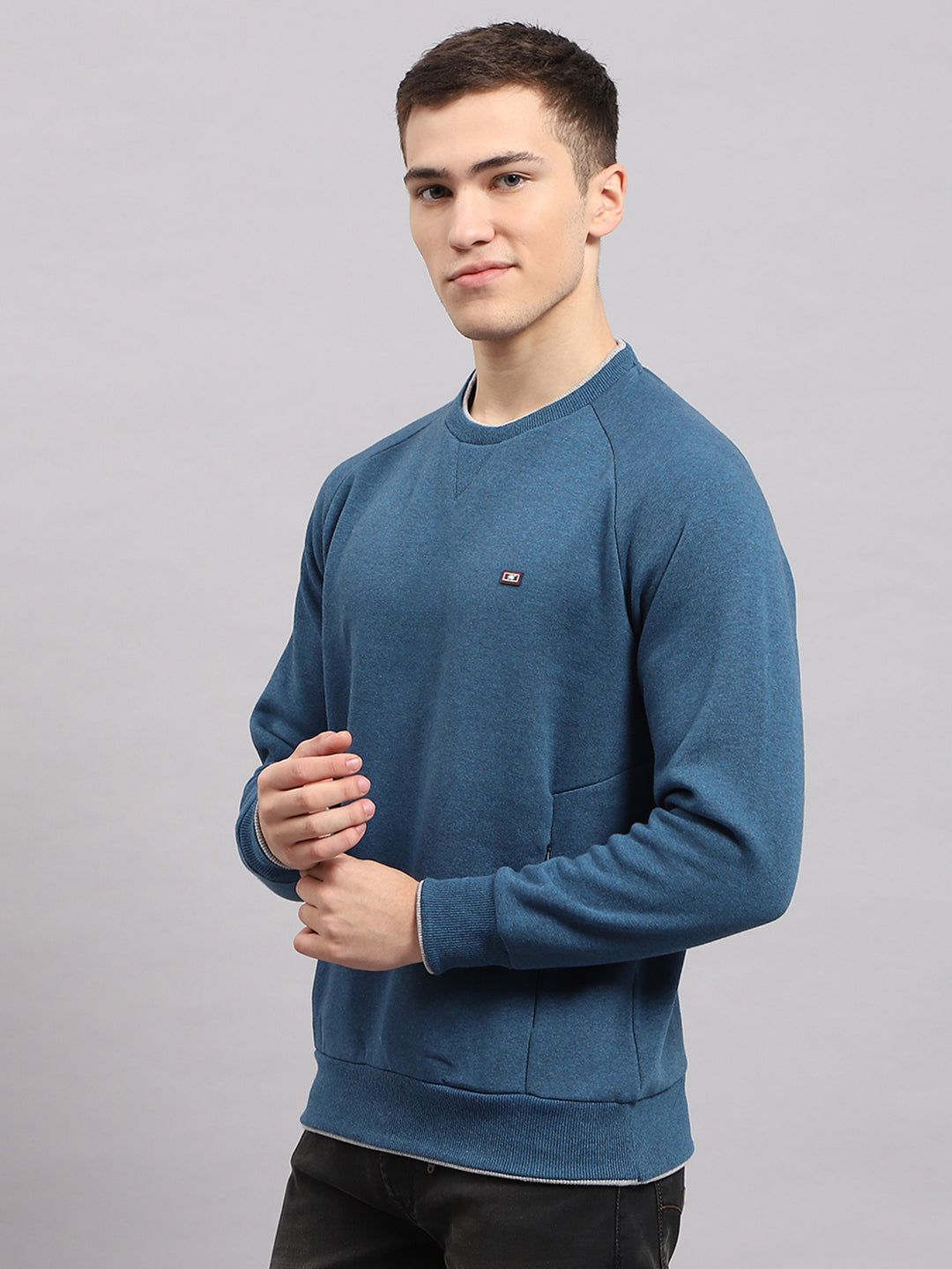 Men Blue Solid Round Neck Full Sleeve Sweatshirt