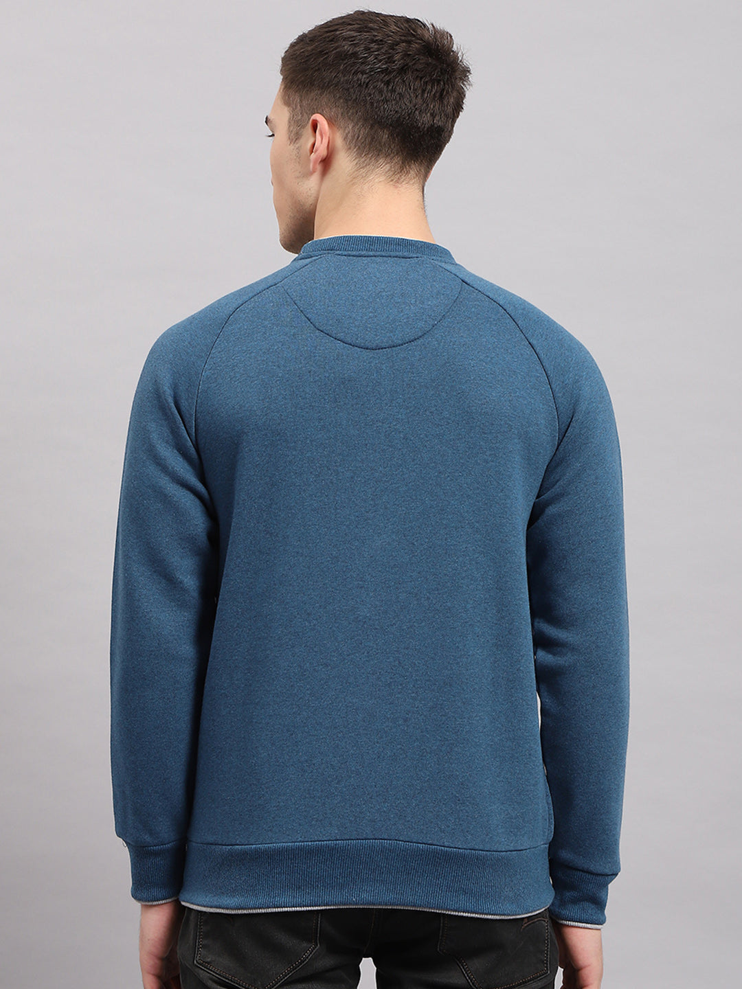 Men Blue Solid Round Neck Full Sleeve Sweatshirt