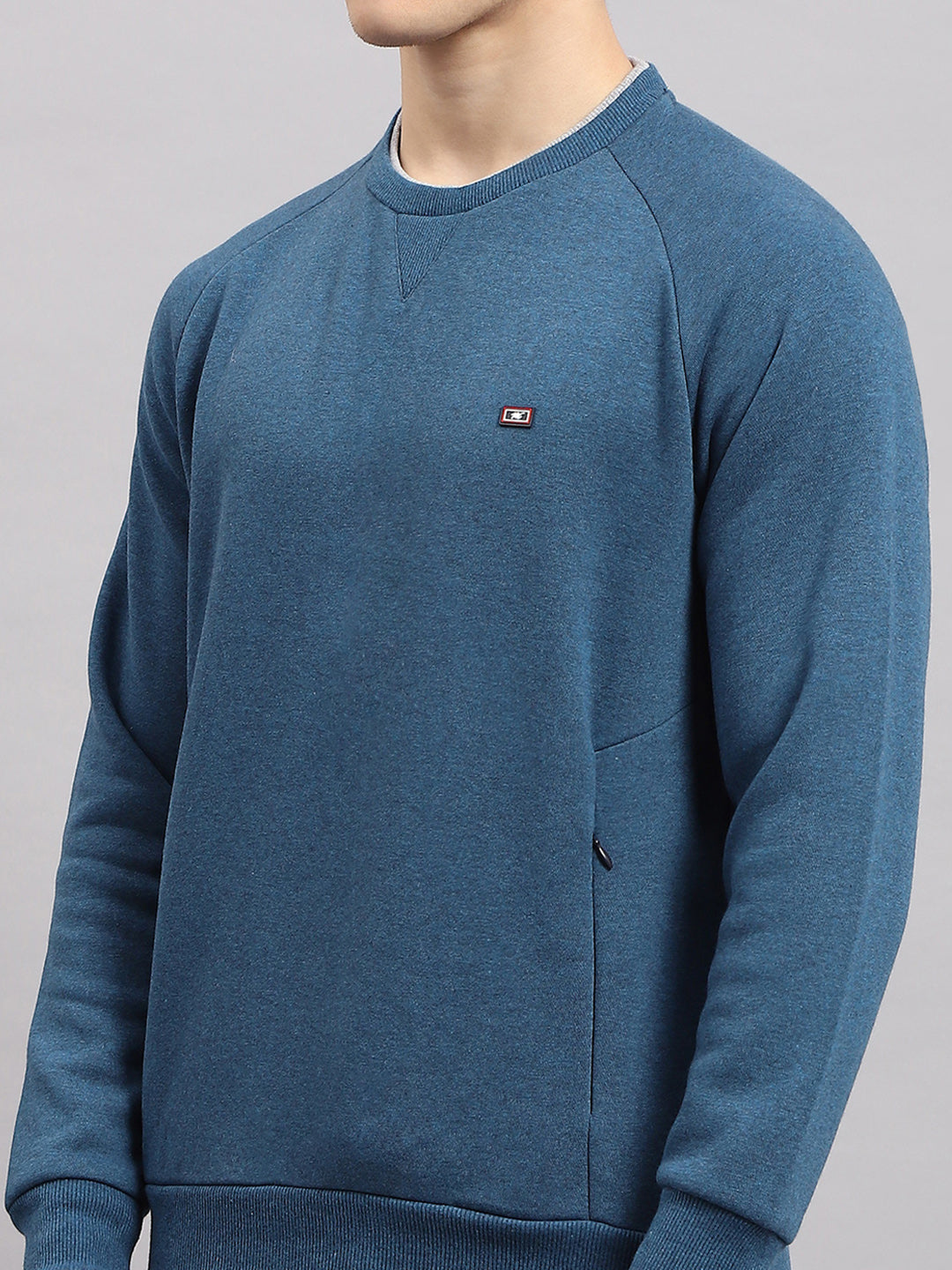 Men Blue Solid Round Neck Full Sleeve Sweatshirt