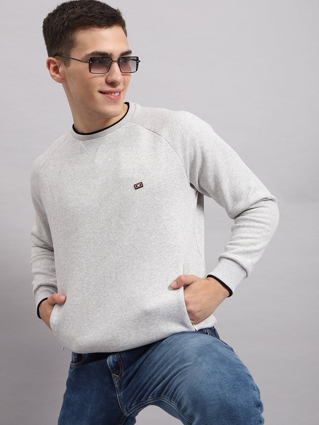 Men Grey Solid Round Neck Full Sleeve Sweatshirt